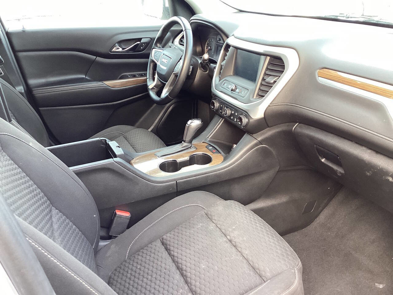 Used 2018 GMC Acadia SLE w/ LPO, Cargo Package image 20