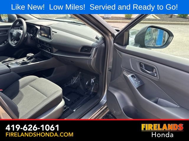 Used 2025 Nissan Rogue S FWD image 33