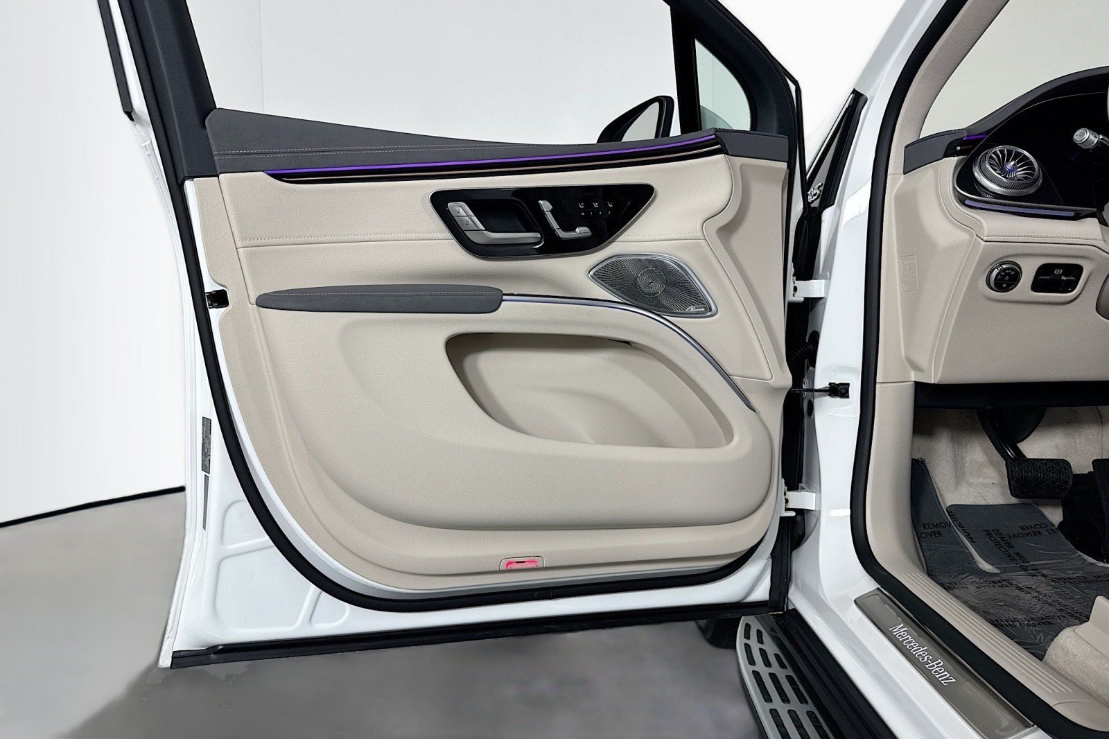 New 2026 Mercedes-Benz EQS 400 4MATIC SUV image 20