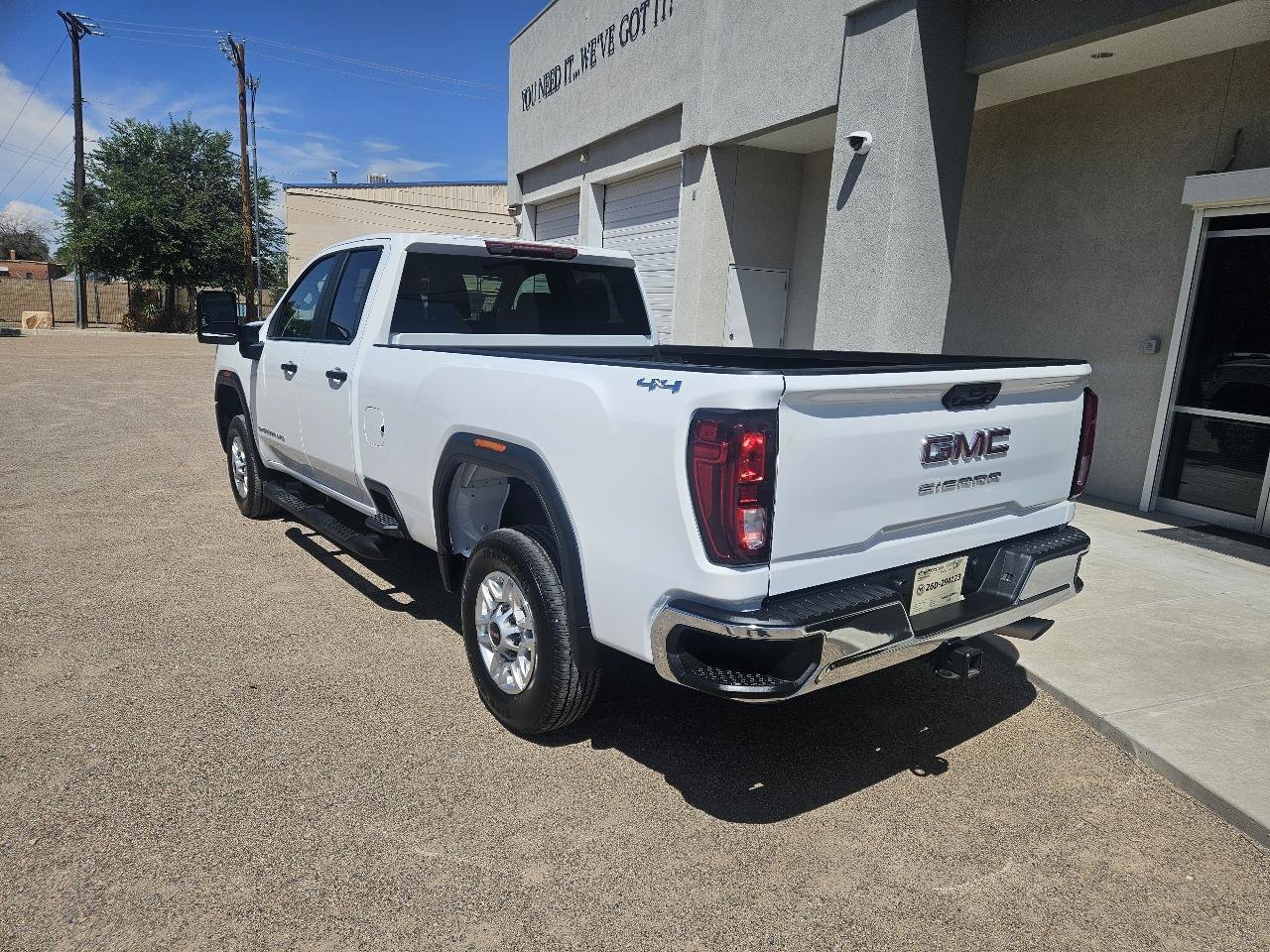 Used 2026 GMC Sierra 2500 Pro w/ Convenience Package AWD/4WD image 3