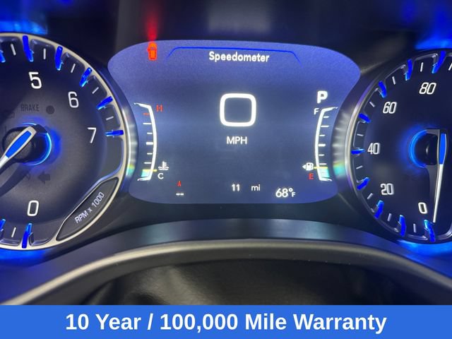 Used 2027 Chrysler Pacifica Limited FWD image 2