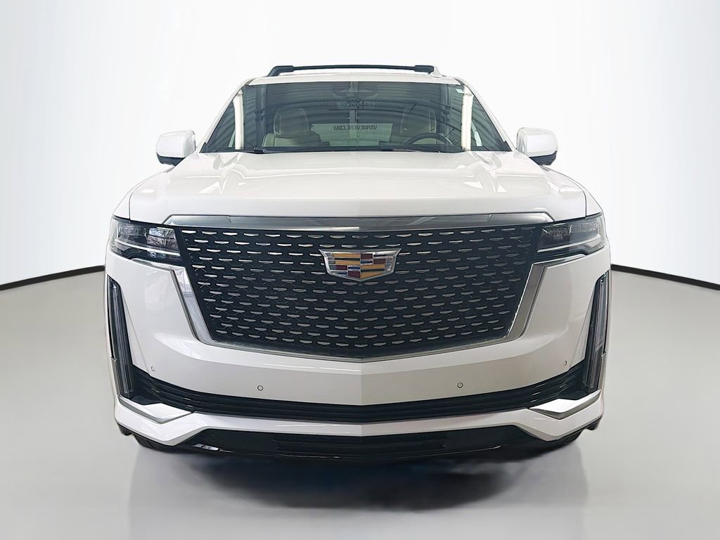 Used 2024 Cadillac Escalade Premium Luxury image 2