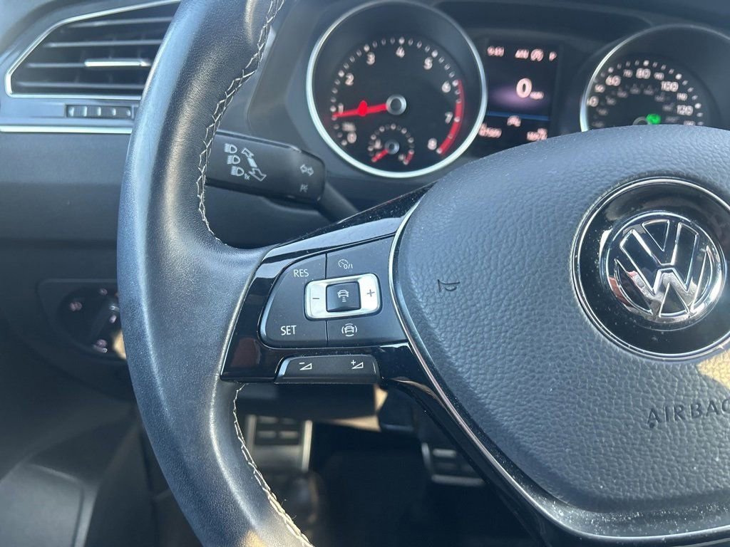 Used 2021 Volkswagen Tiguan SE R-Line image 24