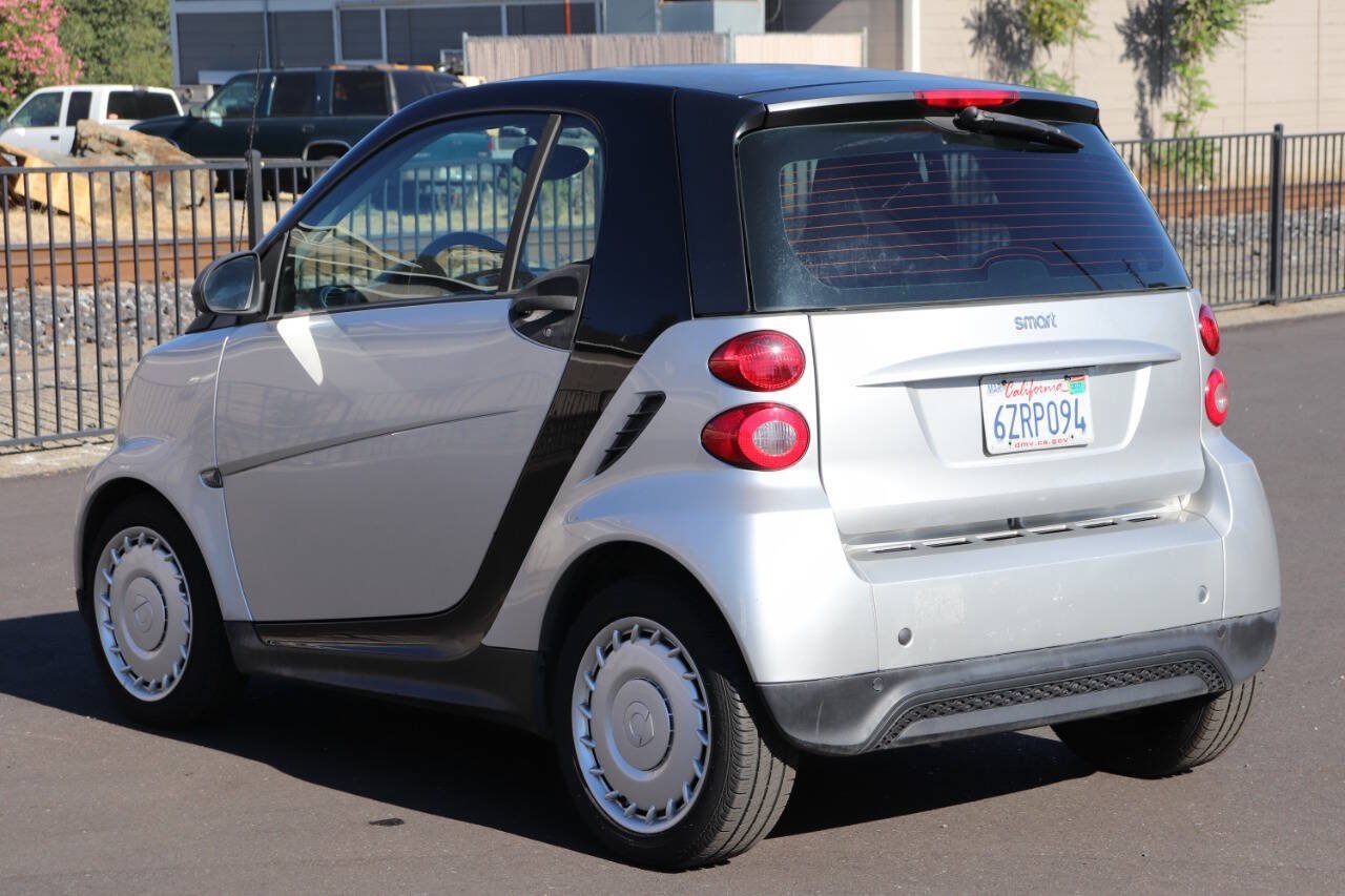 Used 2013 smart fortwo pure RWD image 6