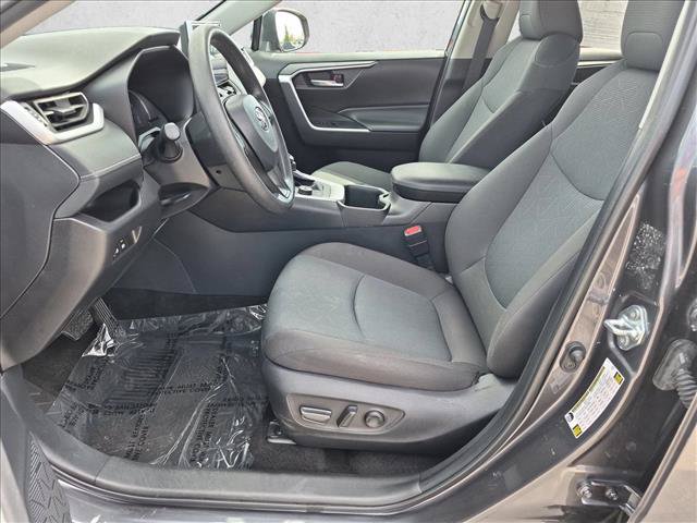 Used 2025 Toyota RAV4 XLE AWD/4WD image 16