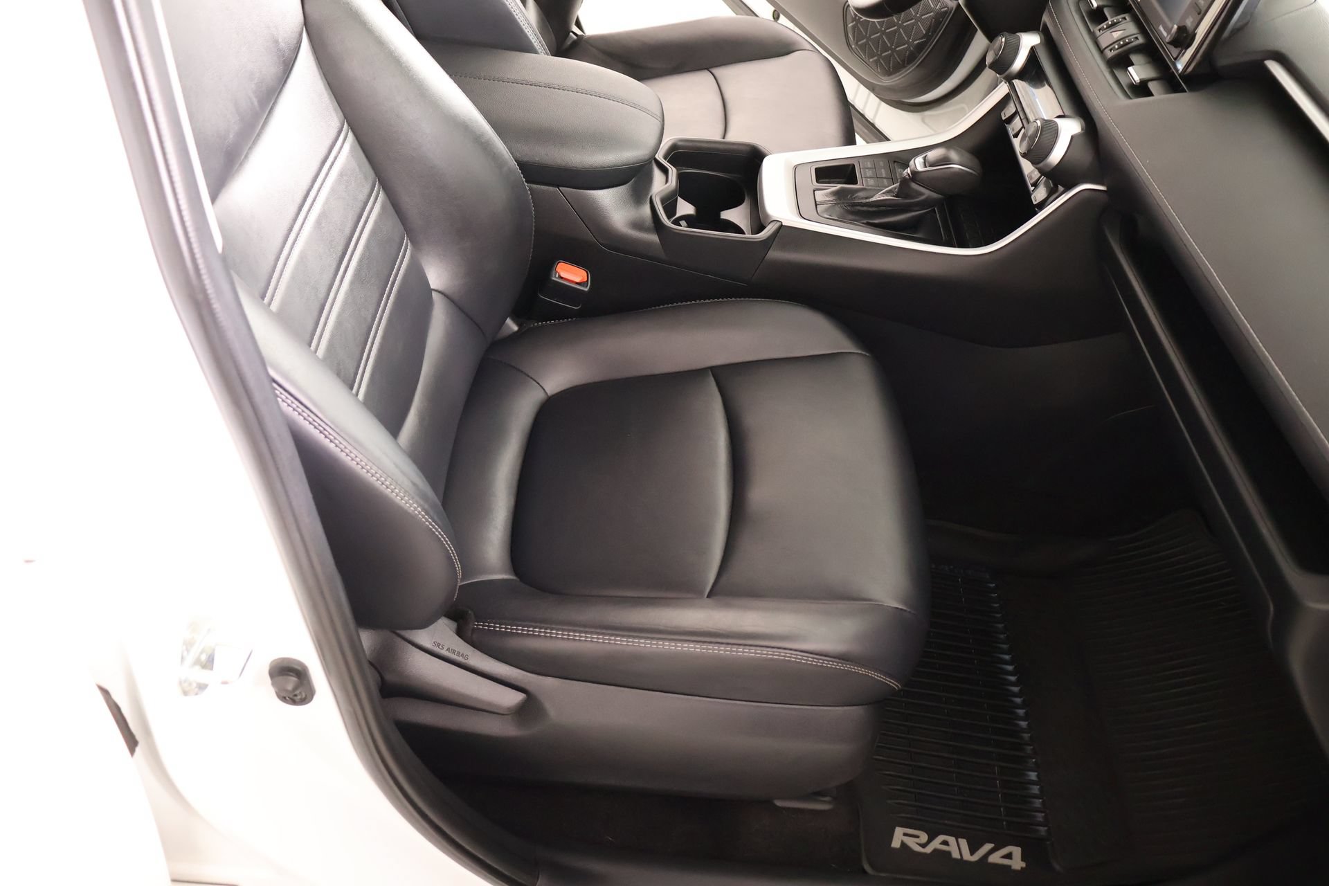 Used 2020 Toyota RAV4 XLE Premium AWD/4WD image 13