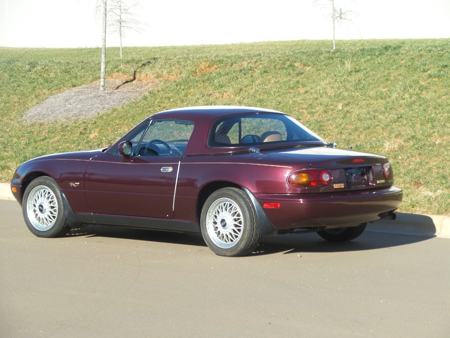 Used 1995 MAZDA MX-5 Miata RWD image 4