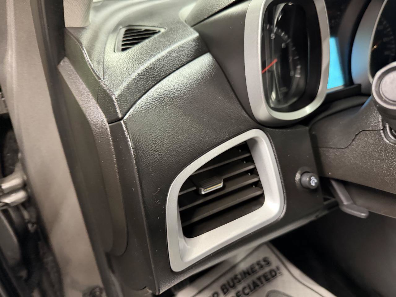 Used 2012 Chevrolet Equinox LT FWD image 10