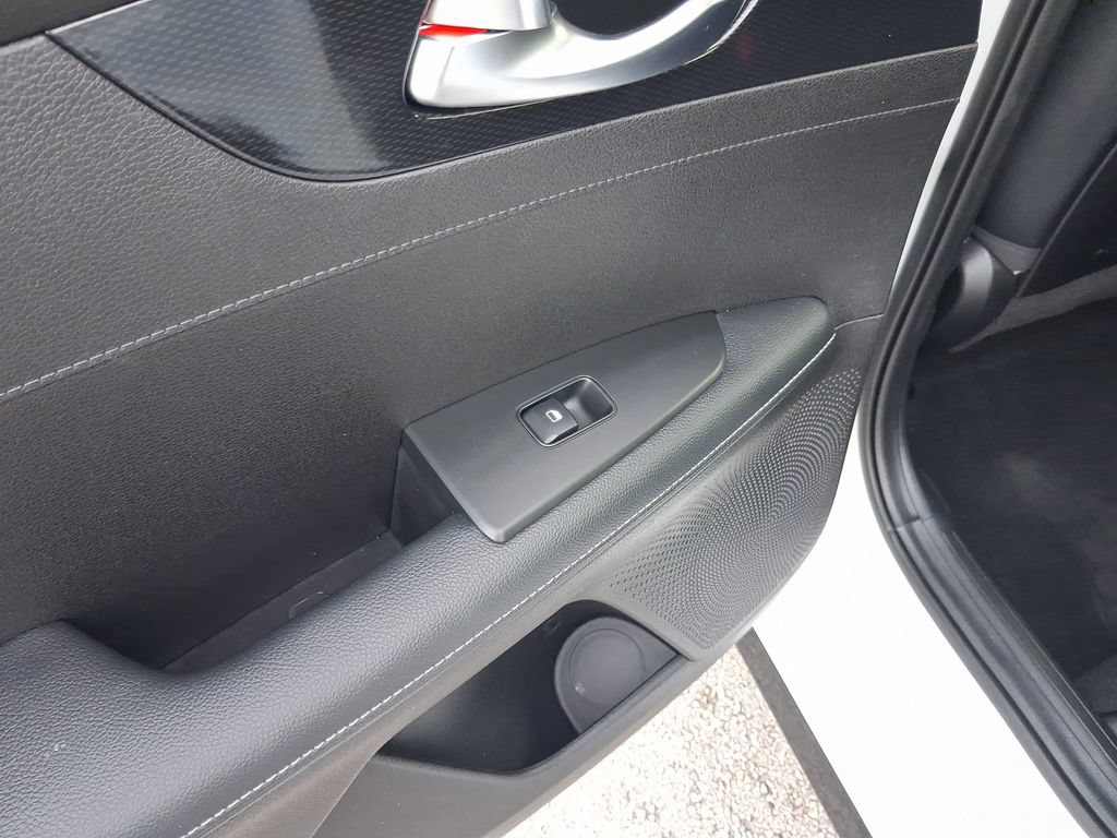 Used 2023 Kia Forte GT-Line w/ GT-Line Technology Package FWD image 12