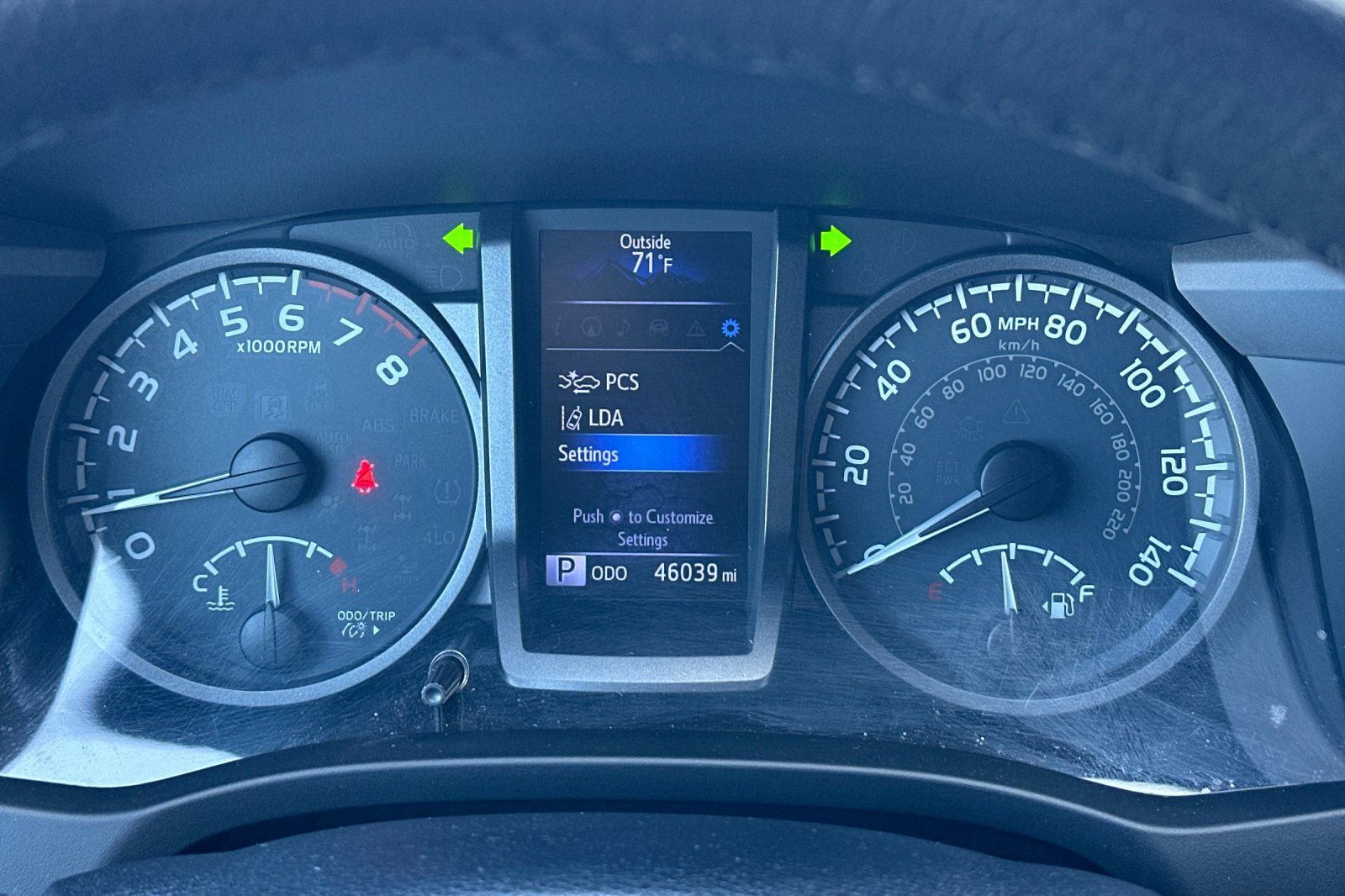 Used 2019 Toyota Tacoma TRD Sport w/ Technology Package image 28