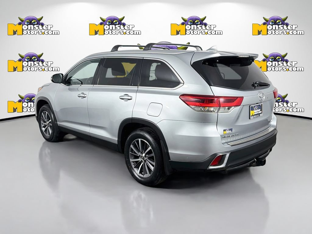 Used 2019 Toyota Highlander XLE AWD/4WD image 7