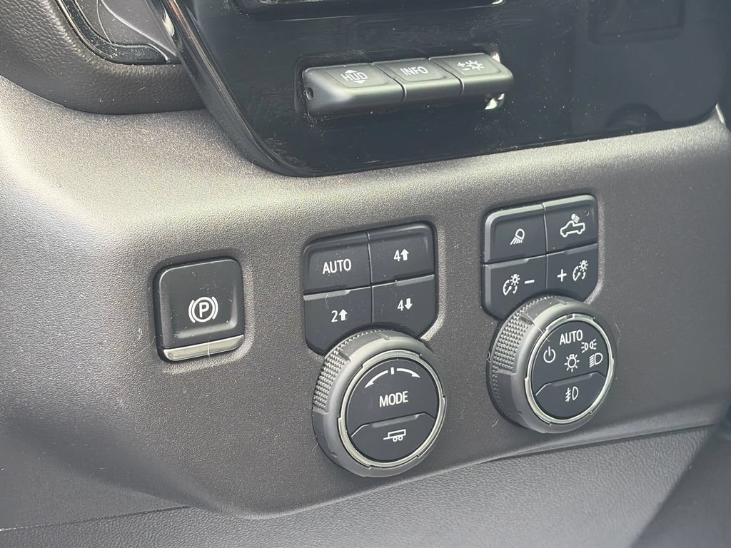 Used 2024 Chevrolet Silverado 1500 ZR2 w/ Technology Package AWD/4WD image 20