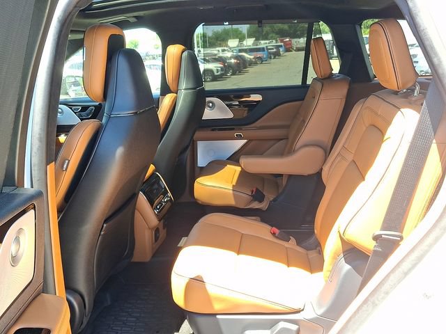 Used 2025 Lincoln Aviator Black Label w/ Black Label Special Edition AWD/4WD image 9