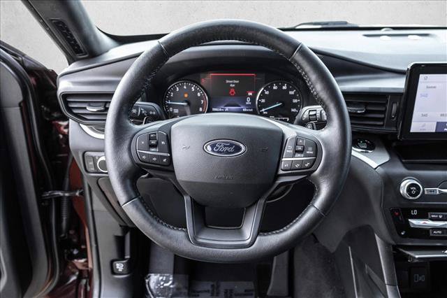 Used 2020 Ford Explorer XLT w/ Comfort Package AWD/4WD image 12