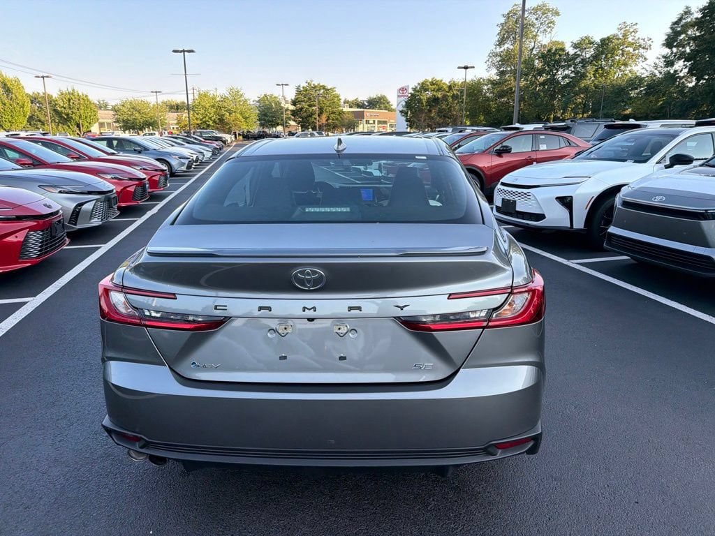 Used 2025 Toyota Camry SE FWD image 6