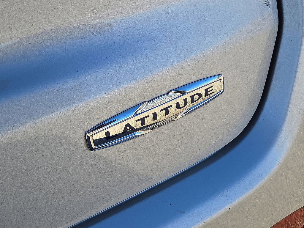 Used 2024 Jeep Compass Latitude image 14