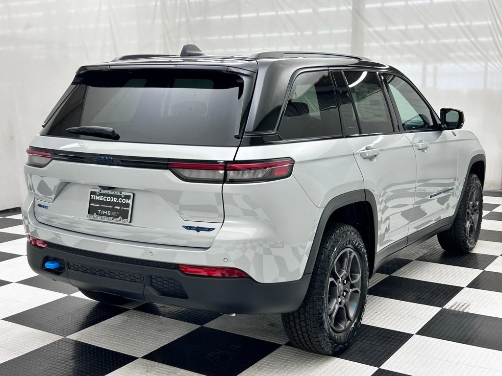 New 2025 Jeep Grand Cherokee Trailhawk w/ Advanced Protech Group II image 9