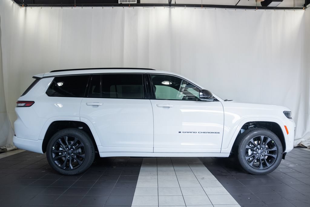 New 2026 Jeep Grand Cherokee L Limited AWD/4WD image 3