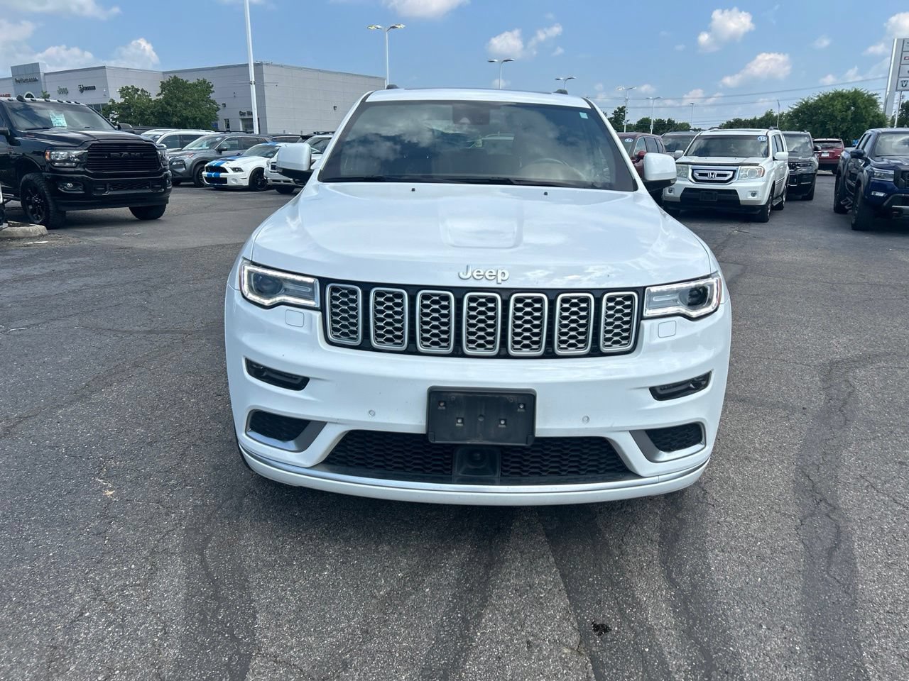 Used 2017 Jeep Grand Cherokee Summit w/ Platinum Series Group AWD/4WD image 8