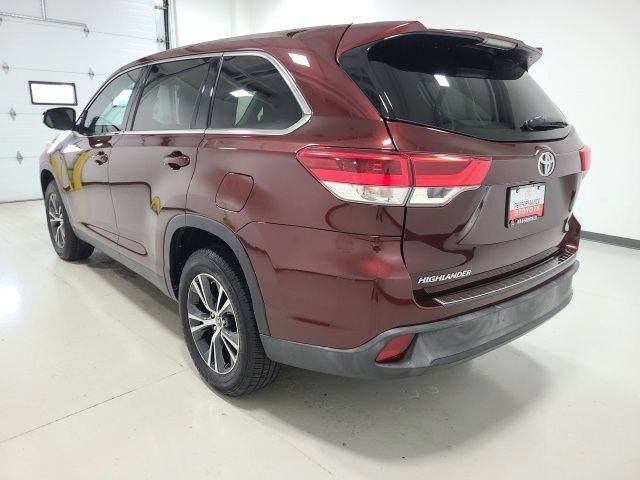 Certified 2019 Toyota Highlander LE FWD image 9