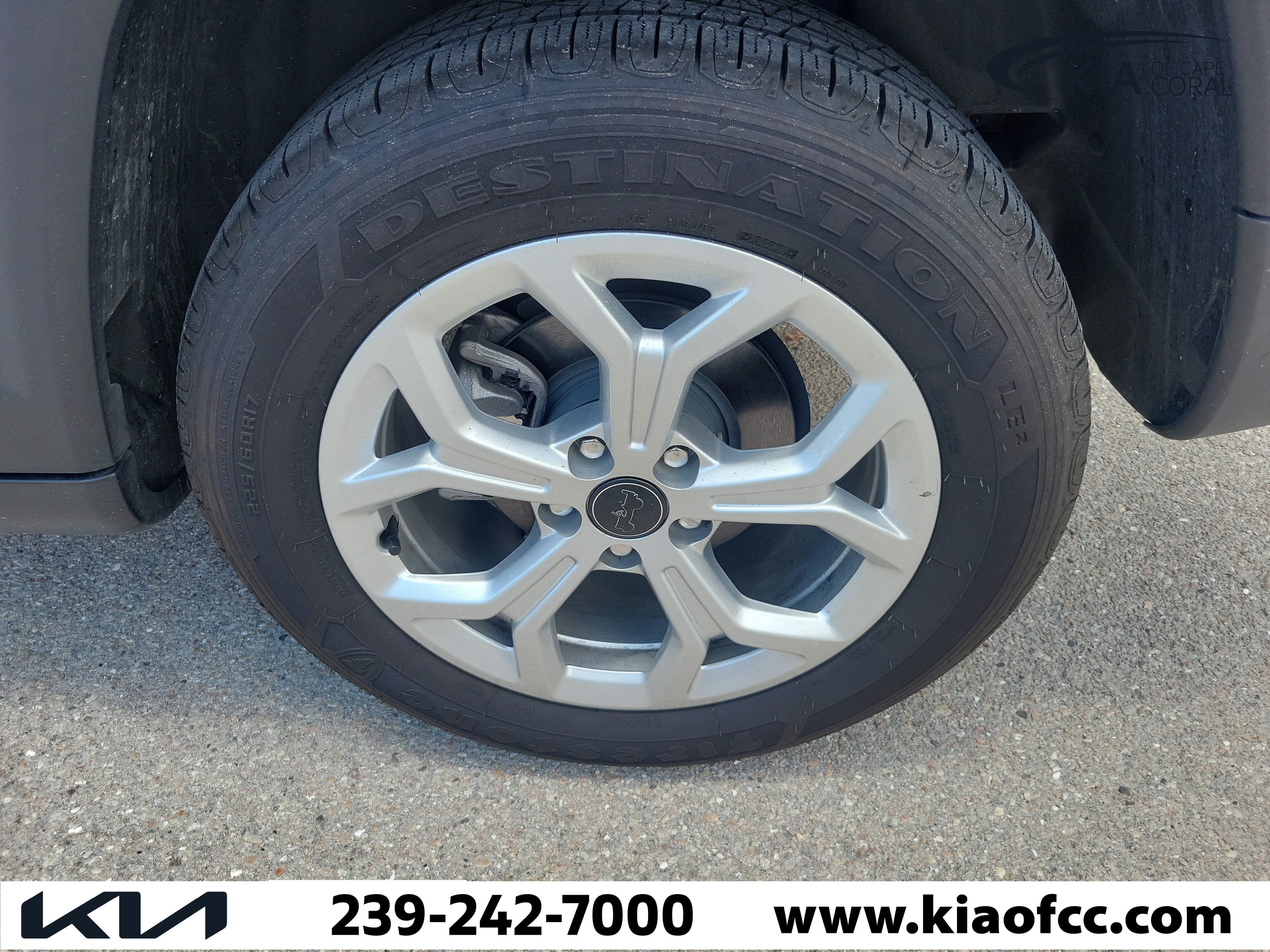 Used 2025 Jeep Compass Latitude AWD/4WD image 6