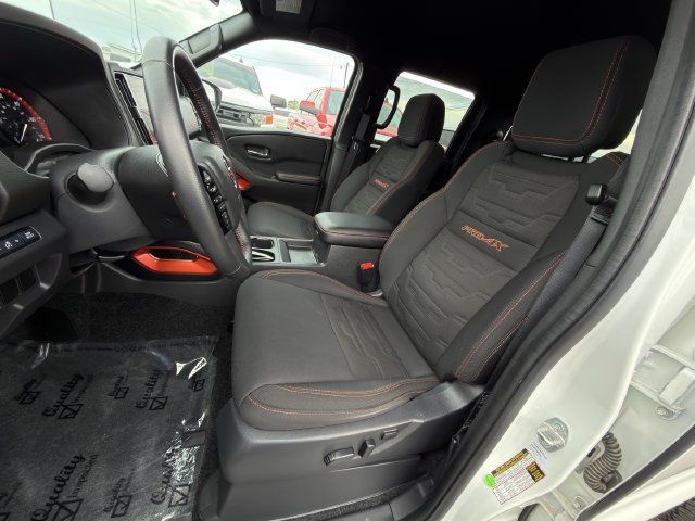 Used 2025 Nissan Frontier PRO-4X AWD/4WD image 26