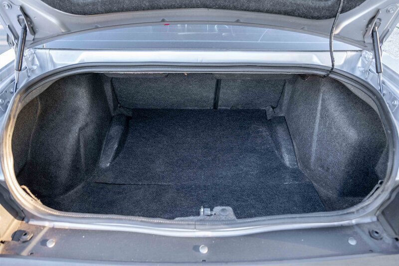 Used 2013 Dodge Challenger SXT RWD image 16