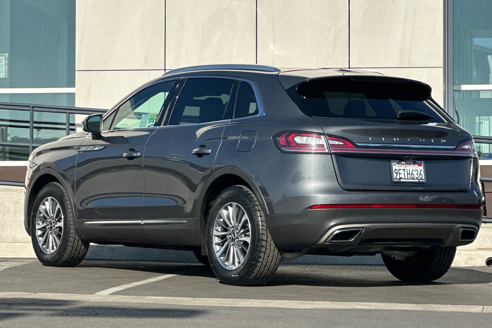 Used 2022 Lincoln Nautilus Reserve w/ Luxury Package image 5