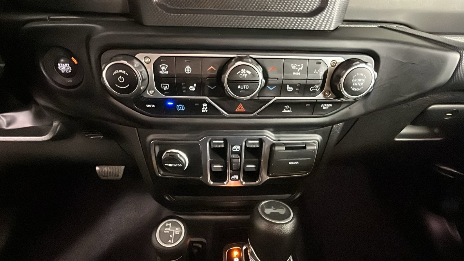 Used 2023 Jeep Wrangler Unlimited w/ Cold Weather Group AWD/4WD image 26