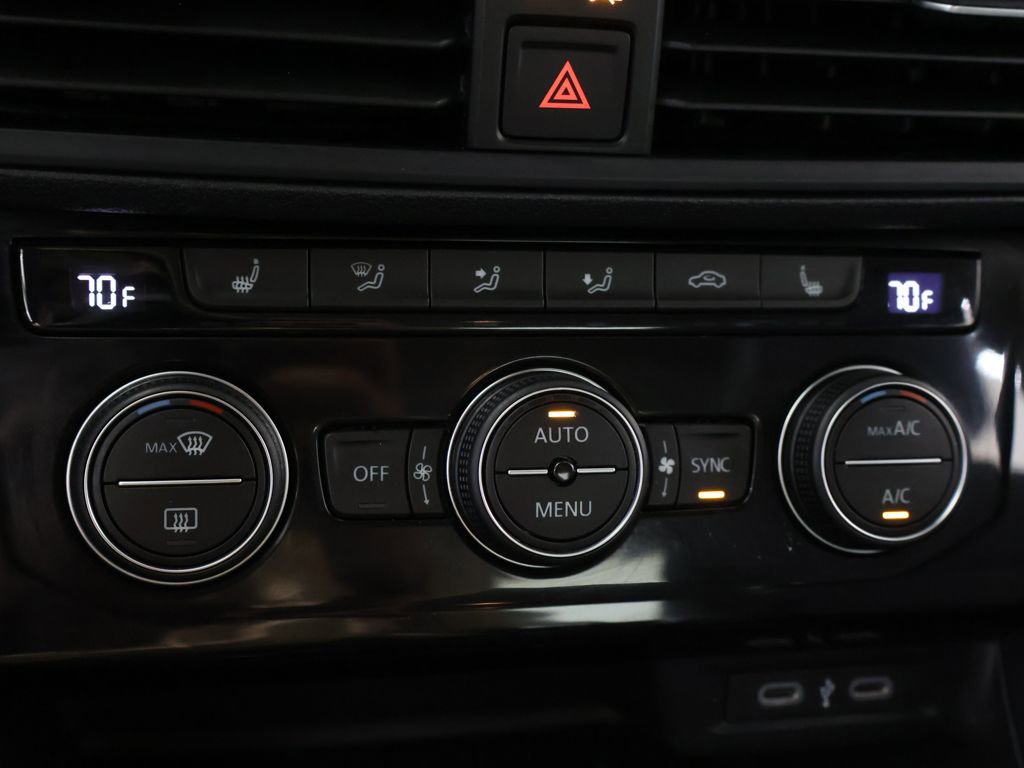 Used 2024 Volkswagen Jetta SE image 47