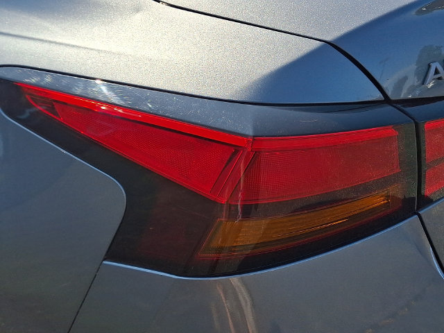 Used 2023 Nissan Altima 2.5 SL FWD image 10
