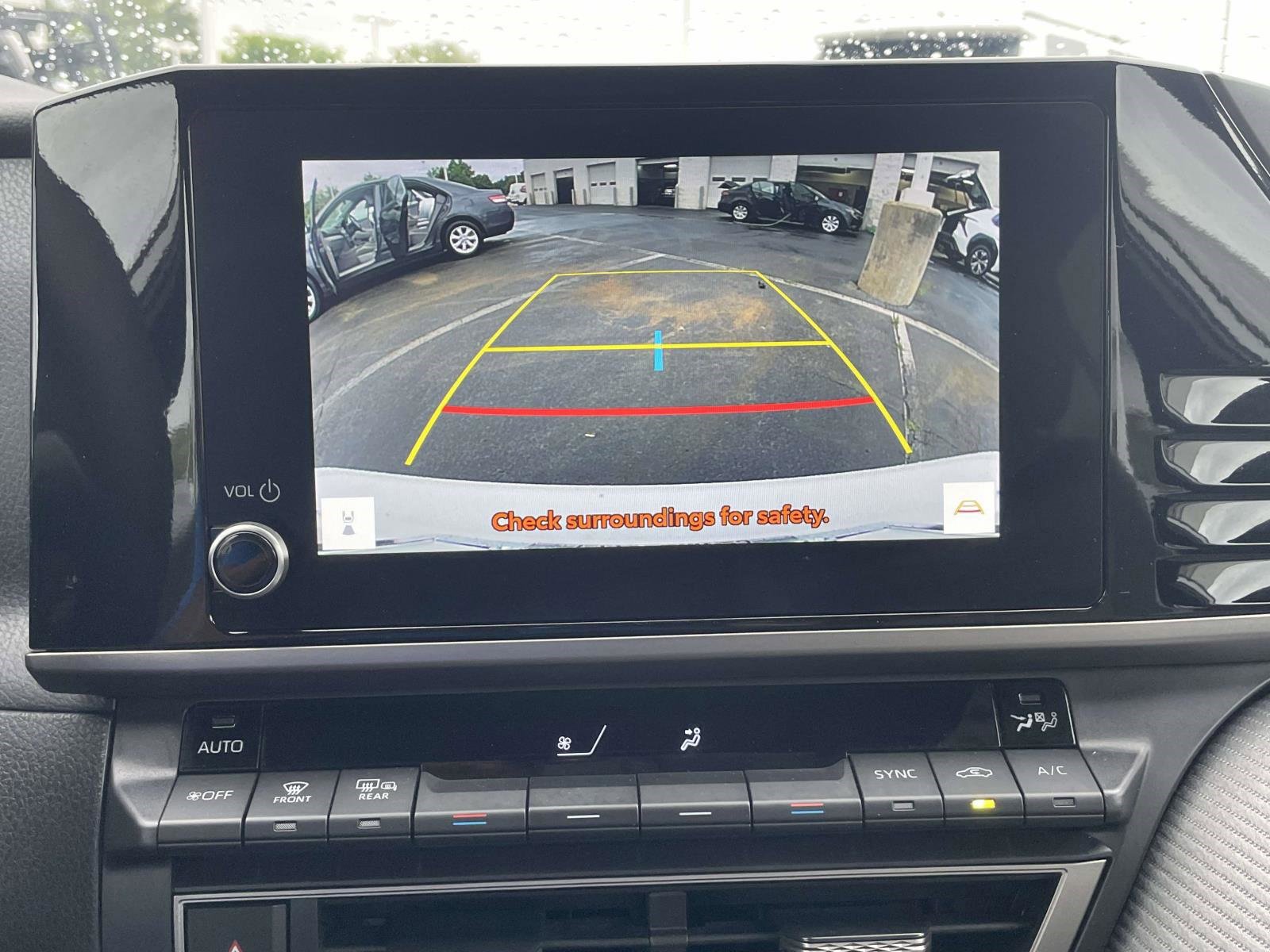 Used 2025 Toyota Camry SE w/ Convenience Package FWD image 29
