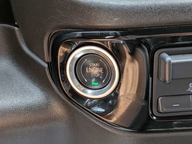 Used 2025 Chevrolet Silverado 1500 LT AWD/4WD image 28