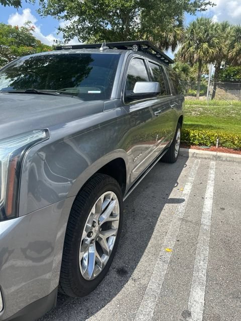 Used 2019 GMC Yukon XL Denali w/ Denali Ultimate Package AWD/4WD image 2