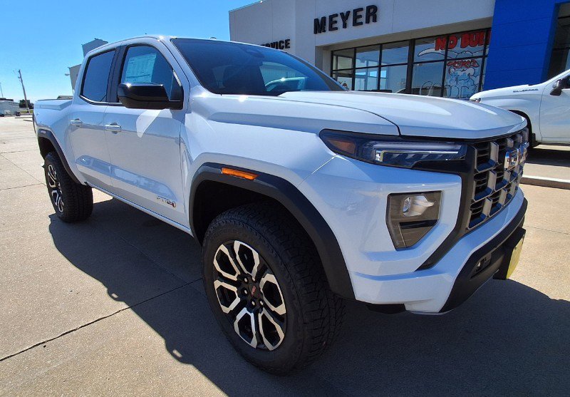 New 2026 GMC Canyon AT4 w/ AT4 Premium Package image 2
