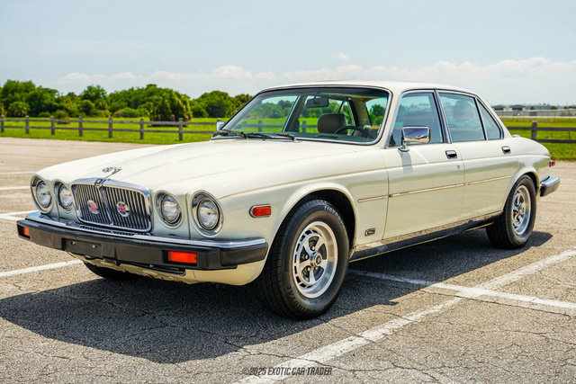 Used 1987 Jaguar XJ6 RWD image 14