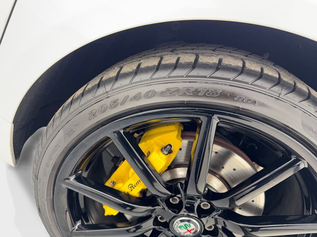 Used 2018 Alfa Romeo 4C Base image 60