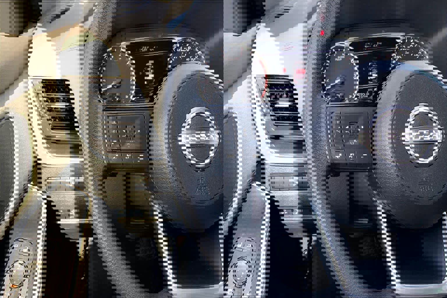 Used 2023 Nissan Rogue SV image 23