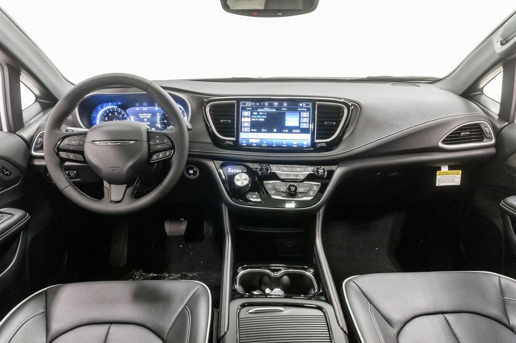 New 2027 Chrysler Pacifica Limited AWD/4WD image 27