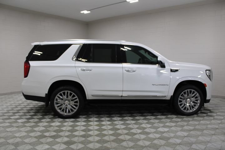 Used 2024 GMC Yukon SLT w/ SLT Luxury Package AWD/4WD image 12