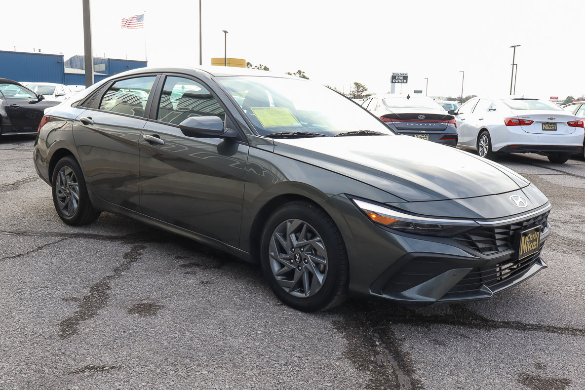 Used 2024 Hyundai Elantra SEL FWD image 3