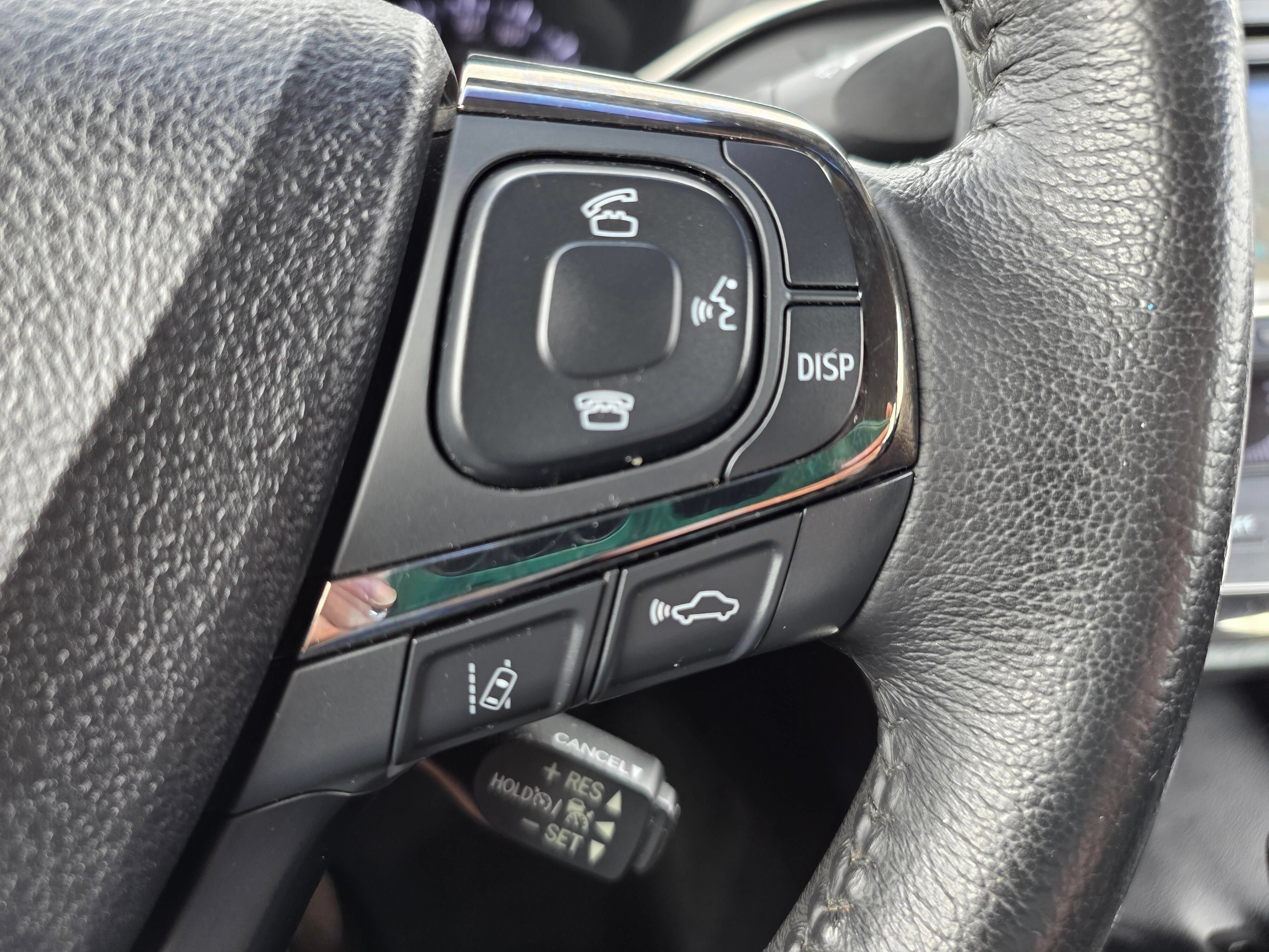 Used 2018 Toyota Avalon XLE FWD image 19