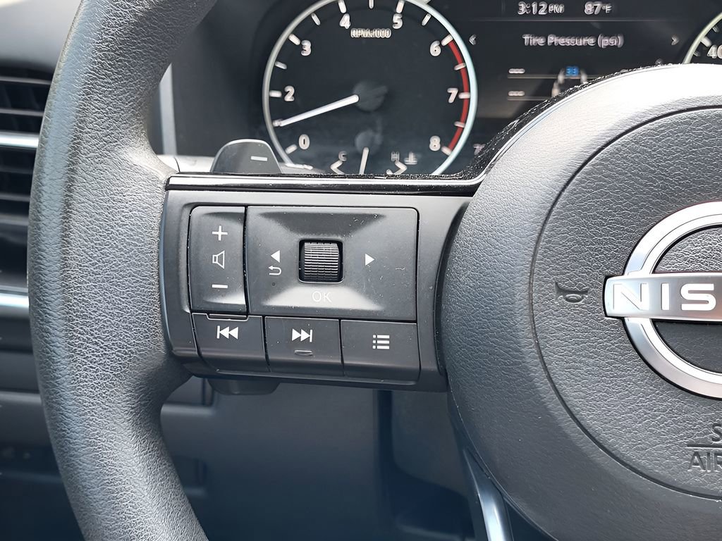 Used 2023 Nissan Rogue SV image 24