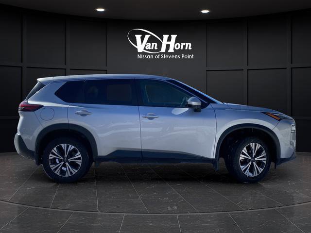 Used 2023 Nissan Rogue SV image 2