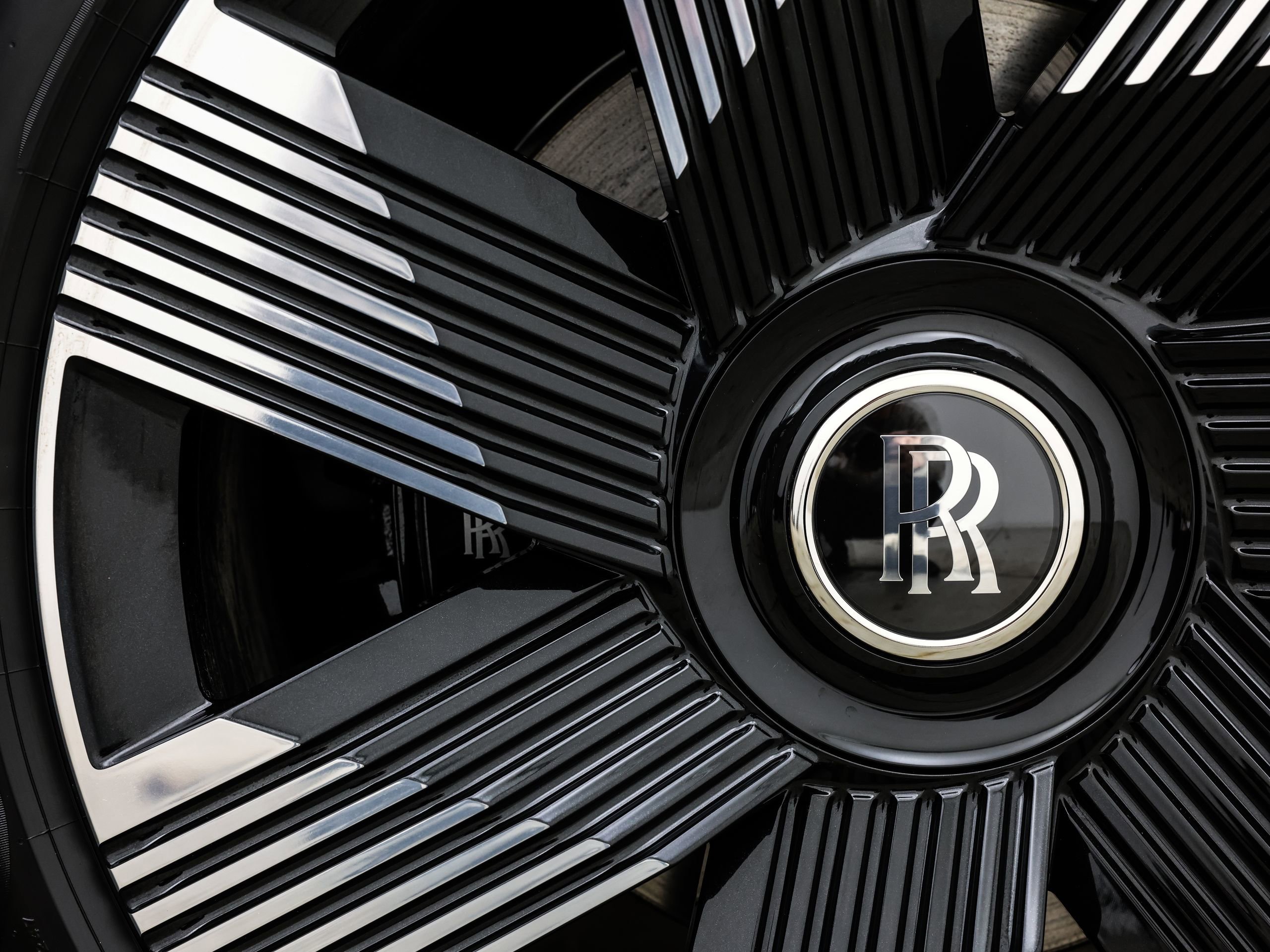 New 2026 Rolls-Royce Spectre Base image 50