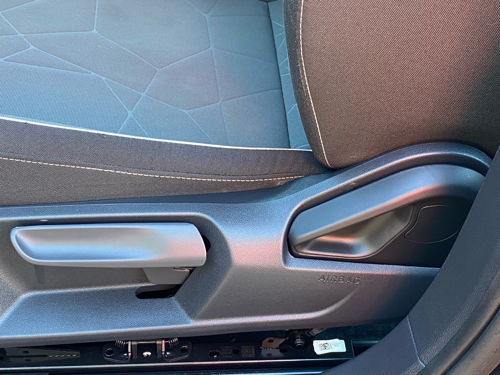 Certified 2025 Volkswagen Jetta Sport FWD image 12