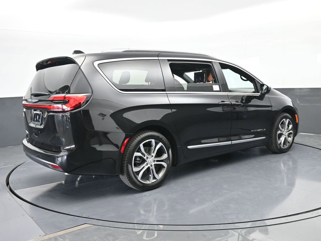 New 2026 Chrysler Pacifica Pinnacle image 6