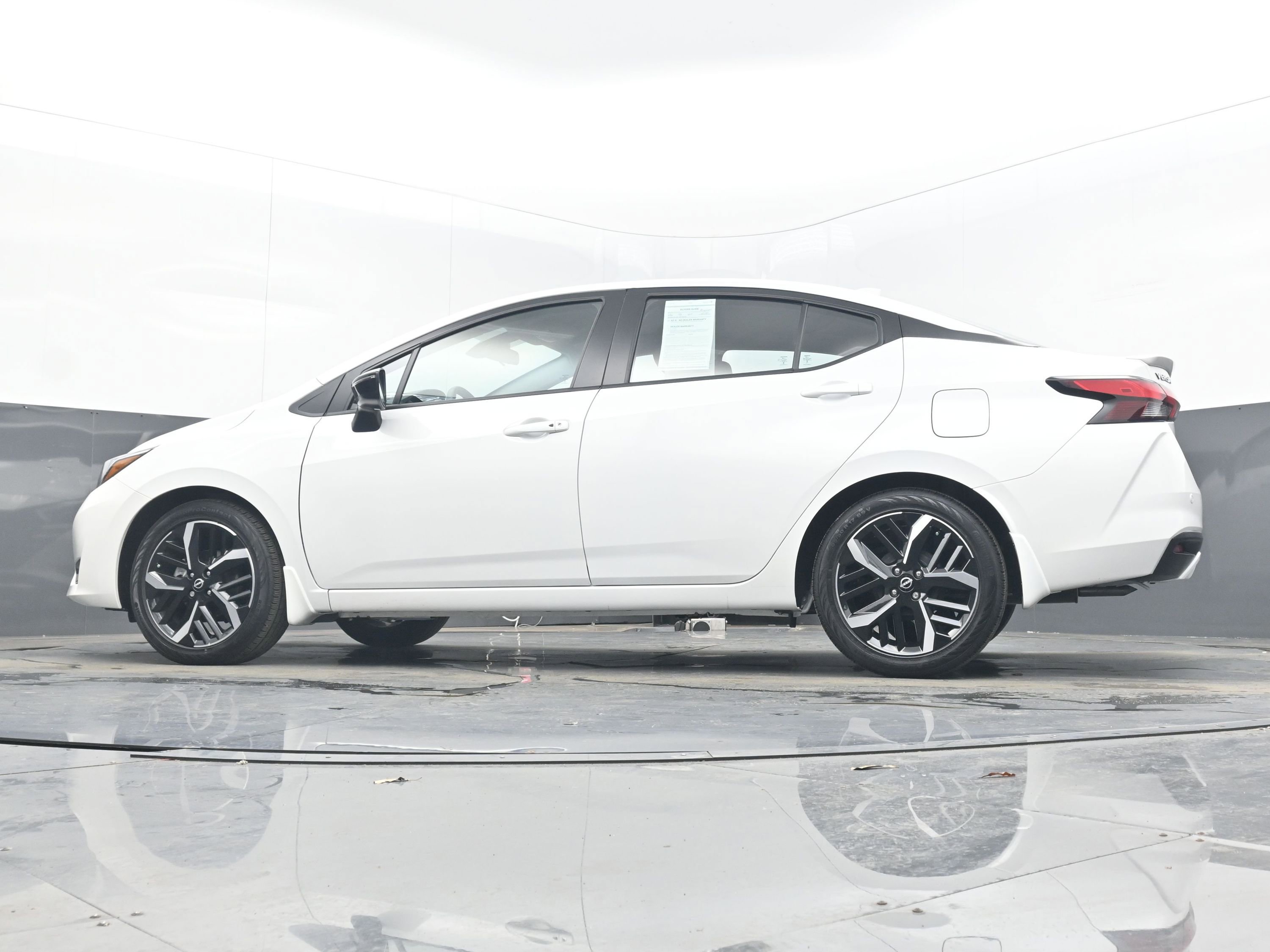 Certified 2025 Nissan Versa SR w/ Trunk Package image 27