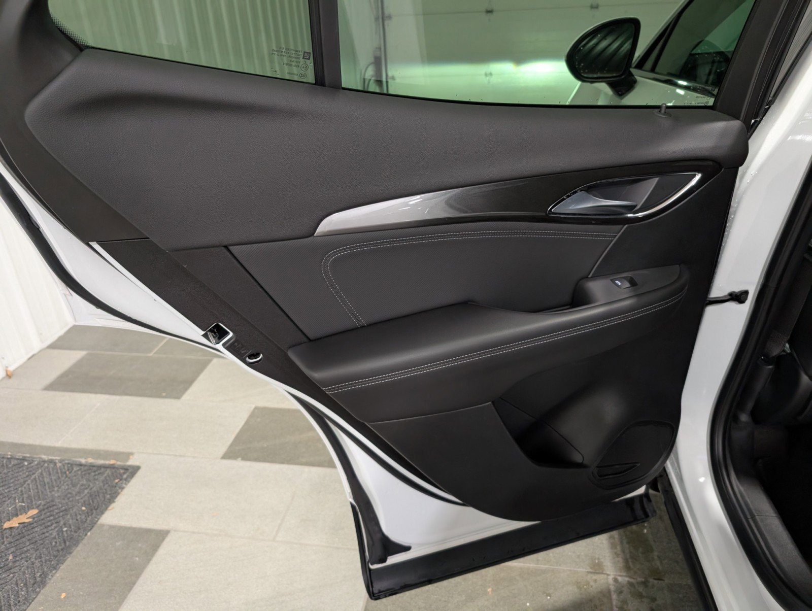 Used 2025 Buick Envision Preferred image 8