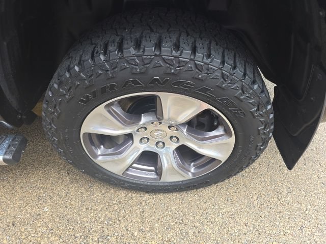 Used 2021 RAM 1500 Laramie AWD/4WD image 9